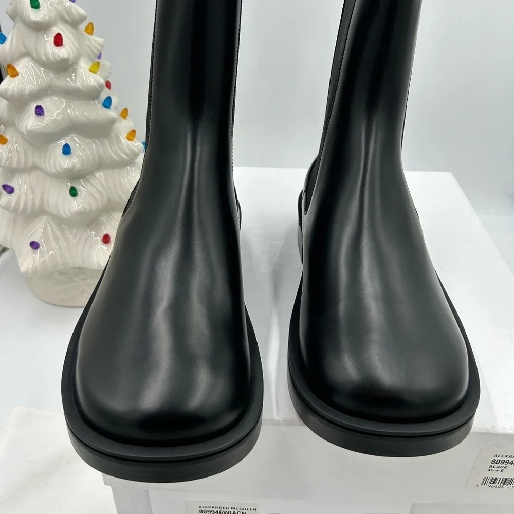 Men's Alexander, McQueen trunk Chelsea boots in black calf  leather size 45.5